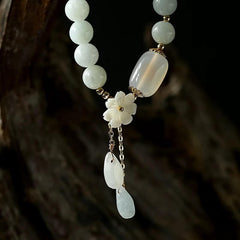 Natural Lucky Jewelry: Women's floral bracelet combining white jade, agate, and shell for positive energy and elegance.